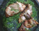 Foto langkah ke 4 dari resep Ayam Goreng Cabe Ijo.
