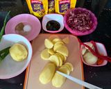 Foto langkah ke 1 dari resep Kentang masak kecap.