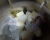 A picture of step 2 of Apple milkshake.