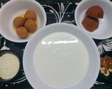A picture of step 1 of Nolen Gurer Rasogollar Payesh.