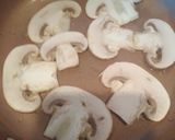 Foto del paso 2 de la receta Crema de guisantes con champiñones al ajillo y toque de yogur