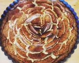 Foto del passaggio 8 della ricetta Torta di pasta frolla alla cannella con crema di albumi e mele
