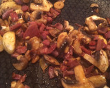 Foto del paso 7 de la receta: Longaniza de pollo al ajillo y vino con guarnición en su jugo
