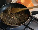 A picture of step 2 of Plantain pastelòn.