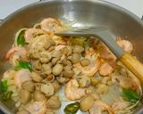 Foto langkah ke 3 dari resep Tumis Tahu Udang Jamur.