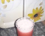 A picture of step 2 of S&P (Strawberry & Pineapple slush)#ramadankitayari.
