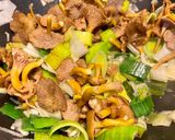 Une image de l'étape 2 de Pâtes, chanterelles et poireau.