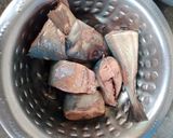 A picture of step 2 of Seed Sauce with Fresh Chacha Fish.
