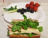 Pas rețetă Sandwich cu salată, roșii, caș de vacă și șuncă de pui 3 fotografie