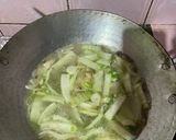 Foto langkah ke 5 dari resep Sup Sawi Tahu Simple.
