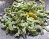 Foto langkah ke 2 dari resep Tumis Pare Telur.