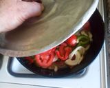 Foto del paso 4 de la receta: Bifés a la criolla con papas rejilla