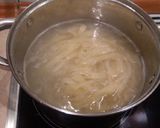 Makaron tagliatelle ze szpinakiem i łososiem krok przepisu 1 zdjęcie