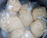 A picture of step 5 of Semovita moimoi.