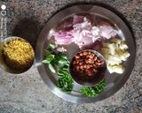 कांदे पोहे आणि दही (pohe ani dahi recipe in marathi) रेसिपी स्टेप 1 फोटो 
