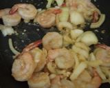 Foto langkah ke 3 dari resep Udang goreng mentega.