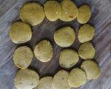 A picture of step 3 of Bajra vada.