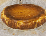 Foto del paso 5 de la receta: Tarta de queso la viña con yema tostada