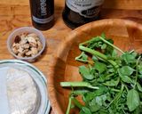 Foto del paso 1 de la receta: Ensalada de berros con queso Camembert y almendras caramelizadas