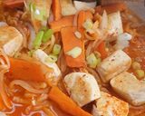 Foto langkah ke 8 dari resep Quick Kimchi Jjigae.