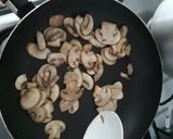 Foto del paso 3 de la receta: Pechuga de pollo en salsa de champiñones