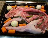 Foto del paso 2 de la receta: Cochinillo al horno