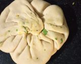 A picture of step 3 of Dhania ka Paratha.