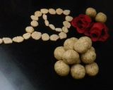 तिल मखाने गोंद लड्डू (til makhane gond laddu recipe in Hindi) रेसिपी चरण 4 फोटो