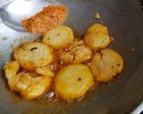 A picture of step 4 of Sindhi Aalu Tuk.
