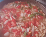 Foto del paso 5 de la receta: Frijoles de la olla mexicanos 🇲🇽 a mi estilo. Barajitas con jitomate 🍅🧅 cebolla y cilantro