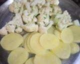 A picture of step 2 of Mix veg pakoda.