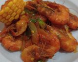 Foto langkah ke 7 dari resep Udang saus padang.