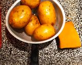 Foto del paso 1 de la receta: Patatas hervidas rellenas de quinoa!!