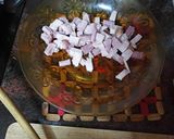 Foto del paso 3 de la receta: Cochino frito con papas y champiñones