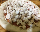 Foto del paso 3 de la receta: Pizza 🍕 con bordes de queso 🧀