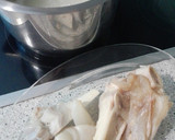 Foto del paso 2 de la receta: Ensalada de pie de ternera y gambas