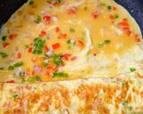 A picture of step 2 of Chinese egg roll.