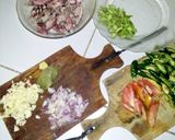 Foto langkah ke 1 dari resep Cumi asin campur tempe pete cabe ijo.