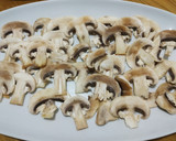Foto del paso 2 de la receta: Carpaccio de calabacín y champiñones