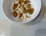 A picture of step 1 of Strawberry Lassi.