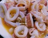 Hình bước làm 3 của món Mì xào mực ống và rau củ