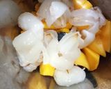 A picture of step 3 of Mango litchi smoothie.