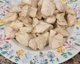 Foto del paso 1 de la receta: Pollo con tomate