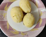 A picture of step 2 of Potato pappad.