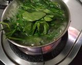 A picture of step 1 of Palak Paneer Kathi Roll.