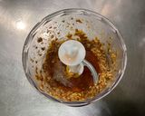 Une image de l'étape 3 de Sauce salade à la moutarde à l'ancienne, ail, soja et persil.