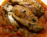 Foto del paso 18 de la receta Ventrescas de bonito, en salsa de cebollas rojas tomates verdes