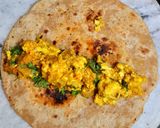 पनीर आलू पराठा रोल (paneer aloo paratha roll recipe in Hindi) रेसिपी चरण 6 फोटो