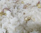 A picture of step 5 of Egg rice.