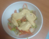 Foto del paso 3 de la receta: Cuenco de ensalada de langostinos y atún con salsa rosa rápida